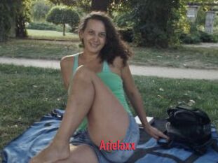 Arielaxx