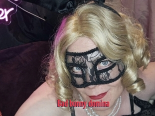 Bad_bunny_domina