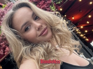 Blondiekiss