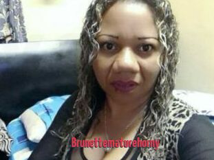 Brunettematurehorny