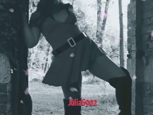 Julia6902