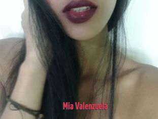 Mia_Valenzuela