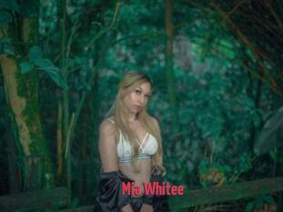 Mia_Whitee