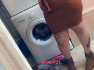 Mneziaa41