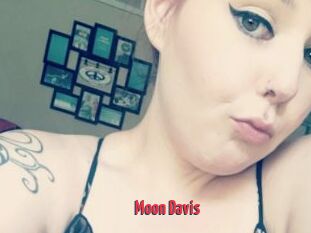 Moon_Davis