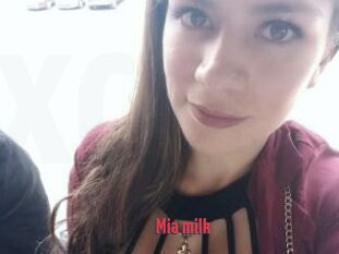 Mia_milk