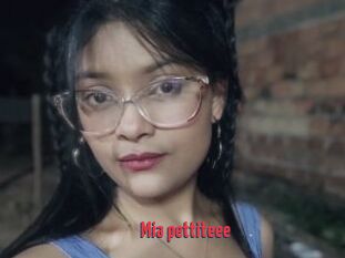 Mia_pettiteee