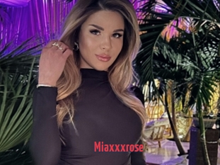 Miaxxxrose