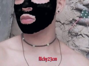 Ricky23cm