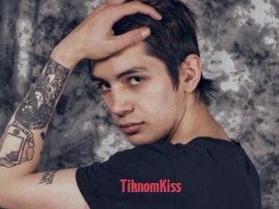 TiknomKiss
